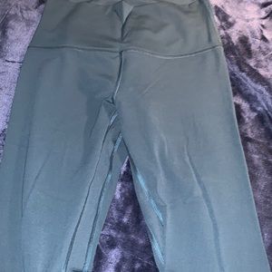 EUC lululemon Align HR Crop 21”. Size 6. Submarine